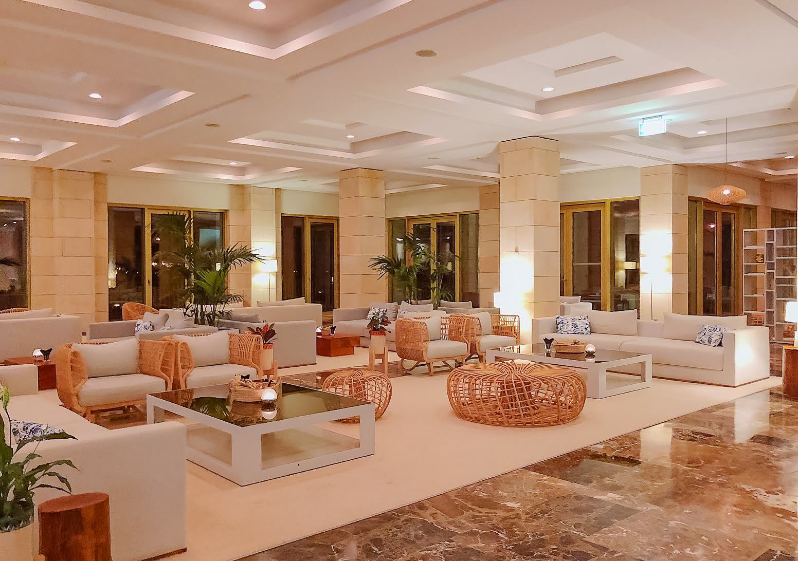 Lobby with sofas of Muslim-friendly hotel Anantara