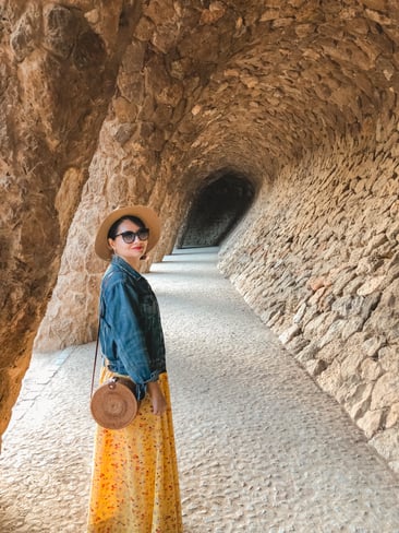 Muslim blogger underneath Park Guell arches