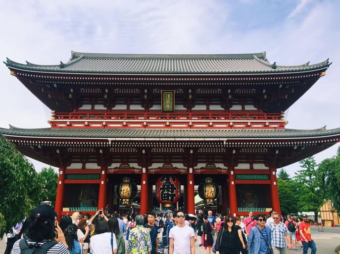 Muslim-travel-Tokyo-guide-Sensoji-Temple-Gate.jpg