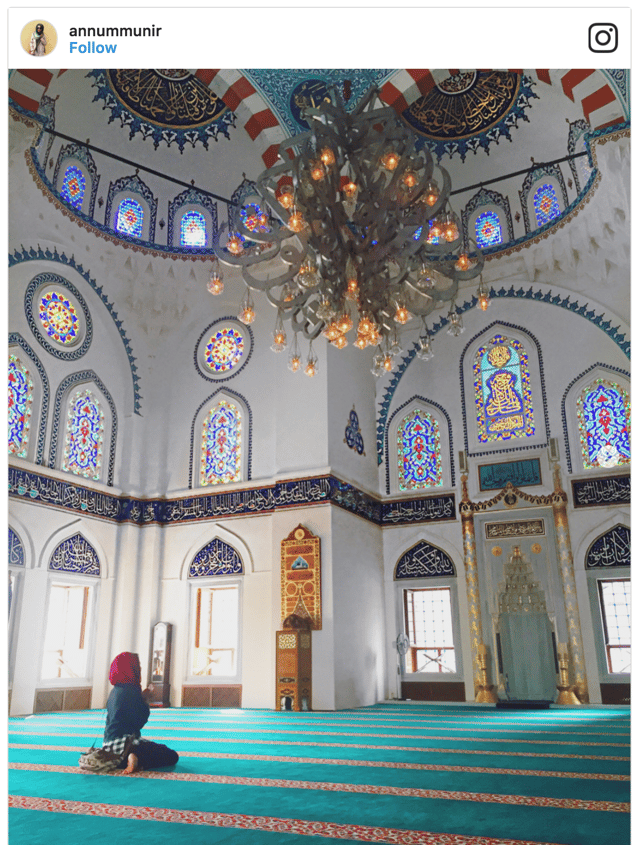 Muslim-travel-Tokyo-mosque-Eid-prayer.png