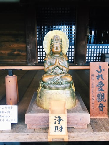 Muslim-travel-tips-Kyoto-Kiyomizu-dera-buddha-statue.jpg