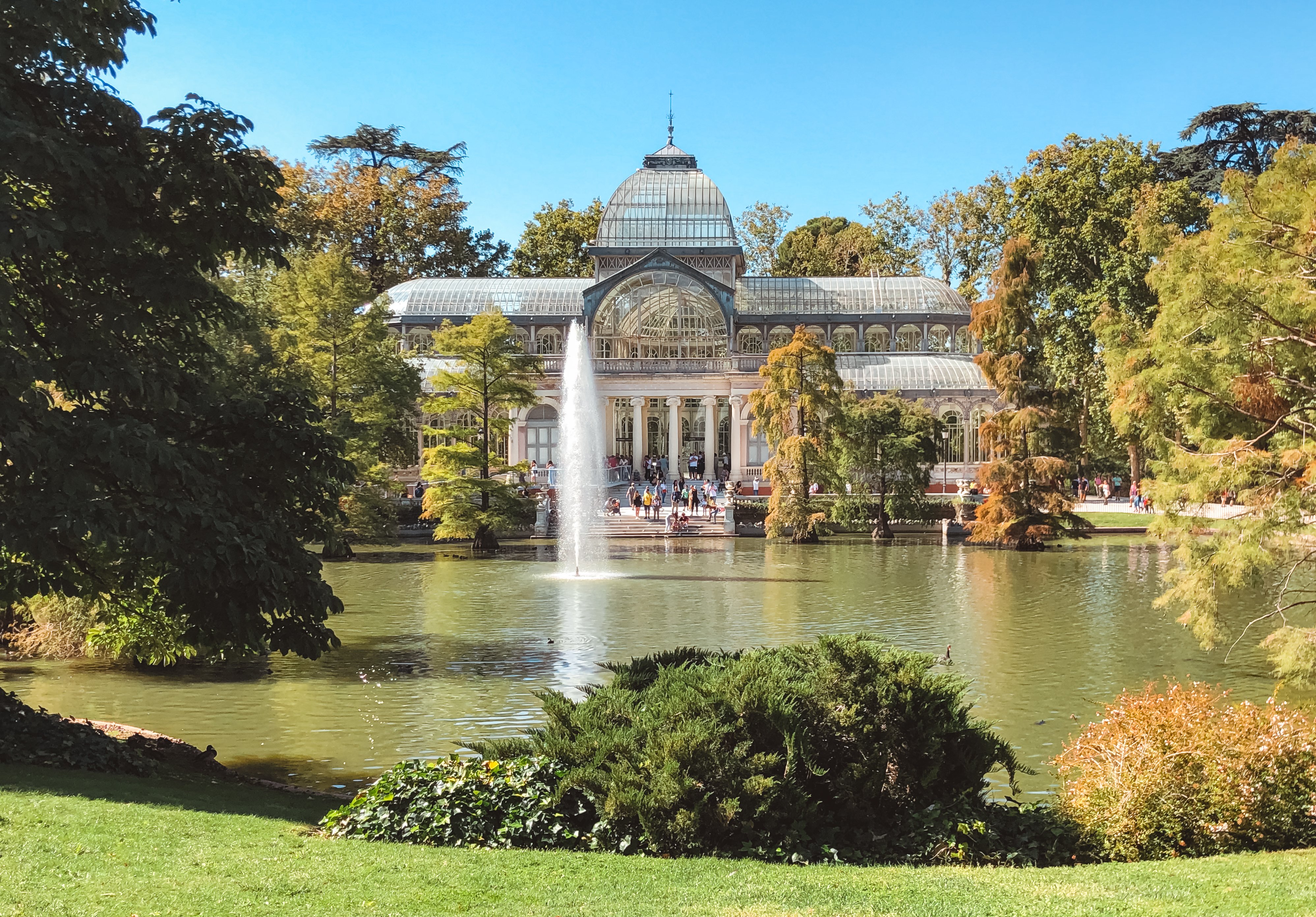 muslim-travel-guide-Madrid-Spain-El-Retiro-park-crystal-palace