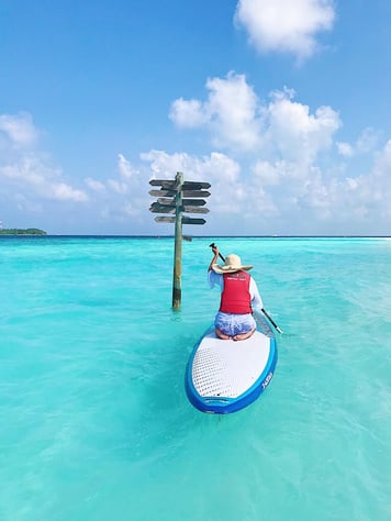 Muslim-travel-blog-guide-to-Maldives-things-to-do-kayaking