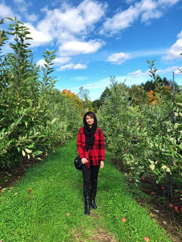 Muslim-travel-New-England-apple-picking