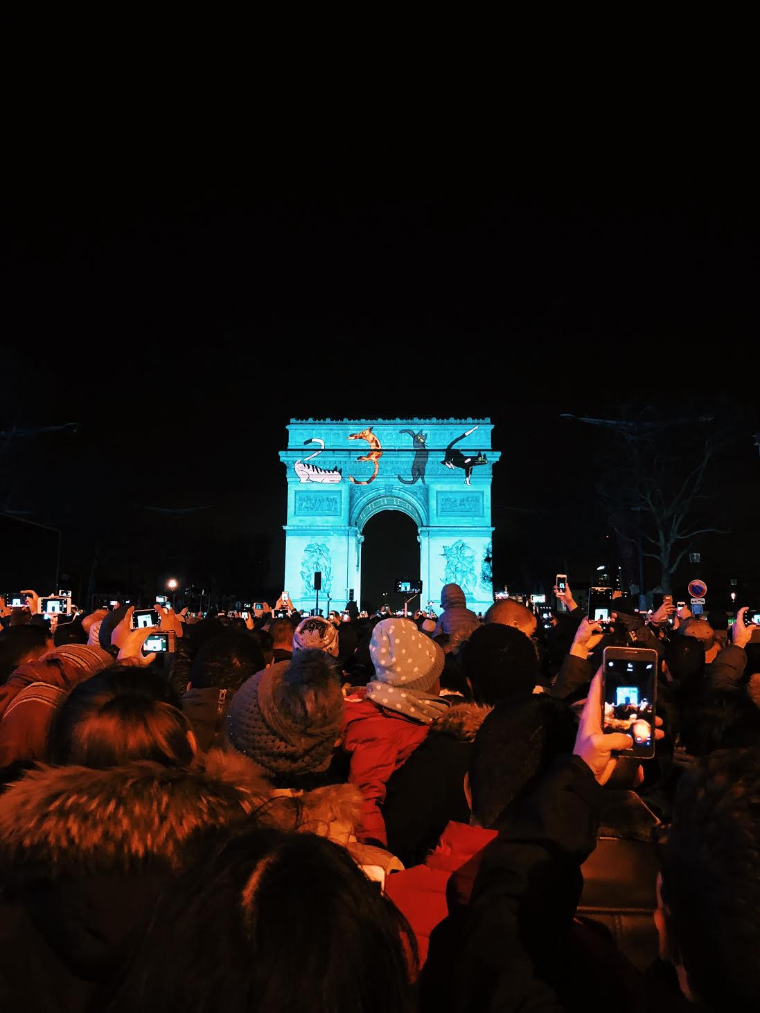Muslim-travel-tips-New-Years-Eve-Arc-de-Triomphe-light-show.jpg